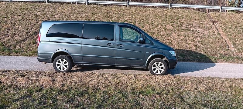 Usata Mercedes Viano 2011 Grigio Monovolume