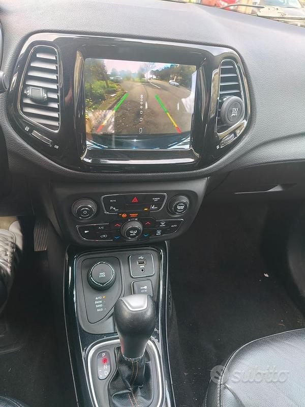 Usata Jeep Compass Opening Edition 140 CV (102 kW) 2017 Nero SUV