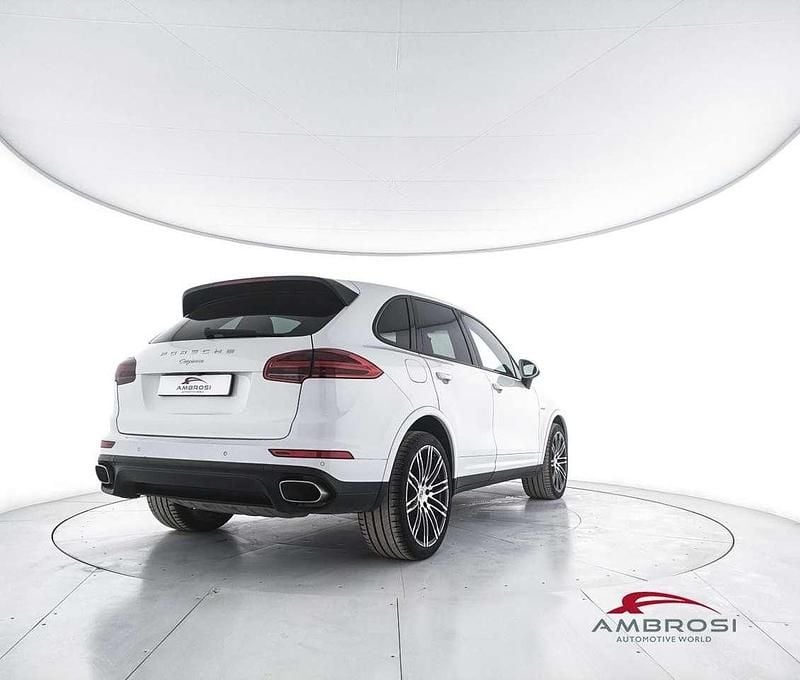 Usata Porsche Cayenne 250 CV (183 kW) 2016 Bianco SUV