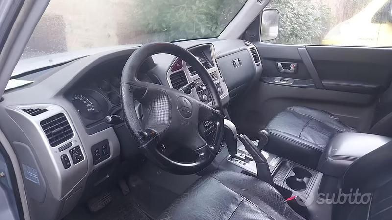 Usado Mitsubishi Pajero 160 CV (117 kW) 2005 Gris SUV