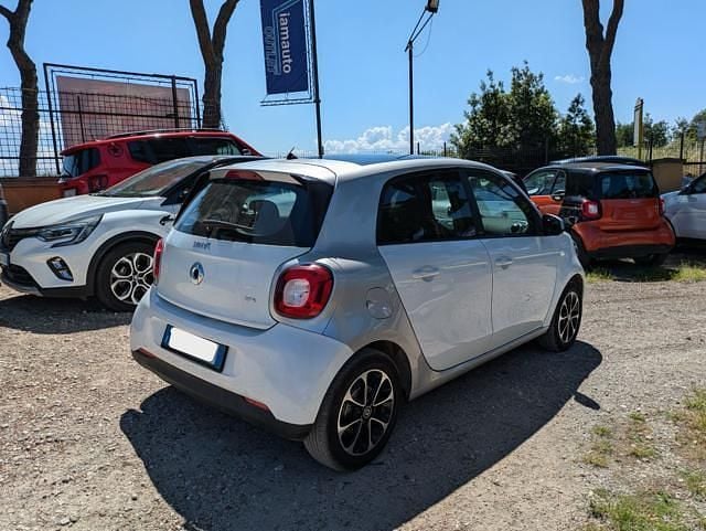 Usata Smart ForFour Passion 71 CV (52 kW) 2015 Bianco(met.) Utilitaria