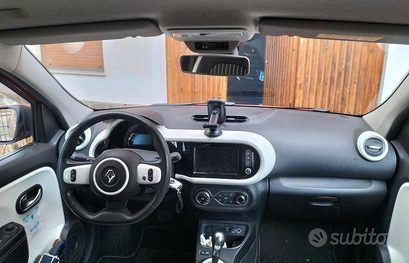 Usado Renault Twingo 60 kW (82 HP) 2021 Vermelho Citadino