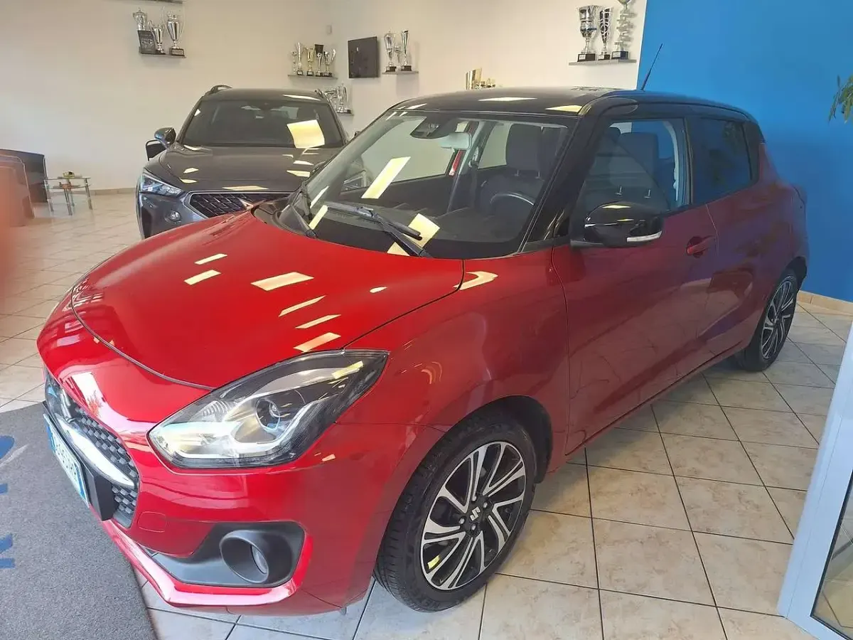 Usata Suzuki Swift 83 CV (61 kW) 2020 Rosso Utilitaria