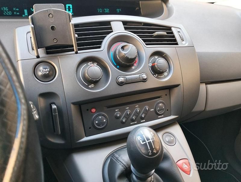 Usata Renault Scénic II Authentique 106 CV (77 kW) 2007 Grigio Monovolume