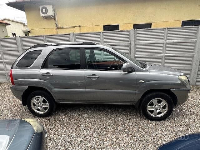 Usata Kia Sportage Active 141 CV (103 kW) 2008 Grigio SUV