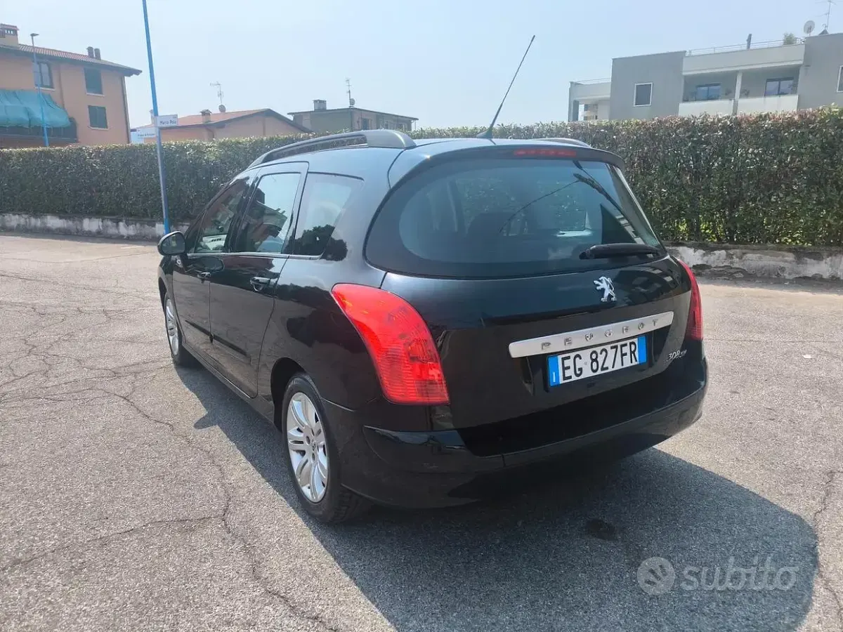 Usata Peugeot 308 SW 112 CV (82 kW) 2011 Nero Station wagon