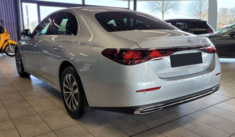 Usata Mercedes E220 Advanced Plus 197 CV (144 kW) 2023 Argento Berlina