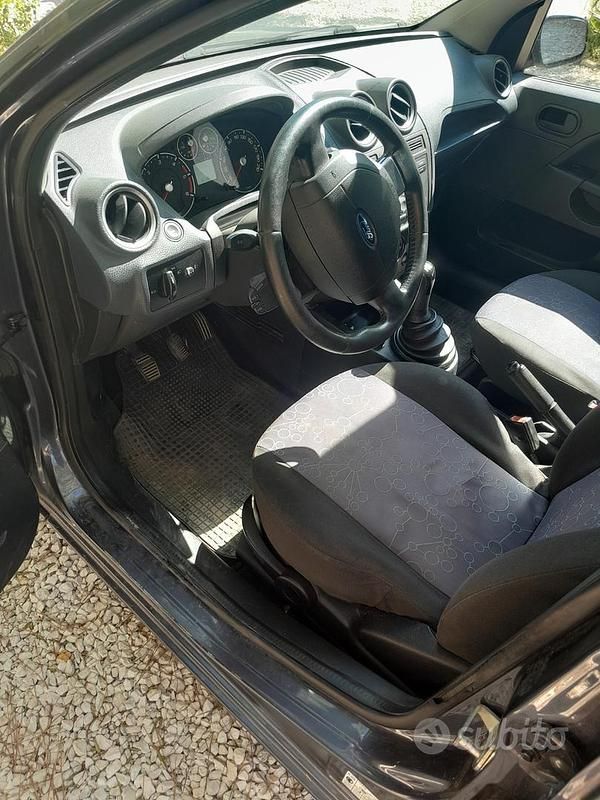 Usata Ford Fiesta 68 CV (50 kW) 2008 Utilitaria