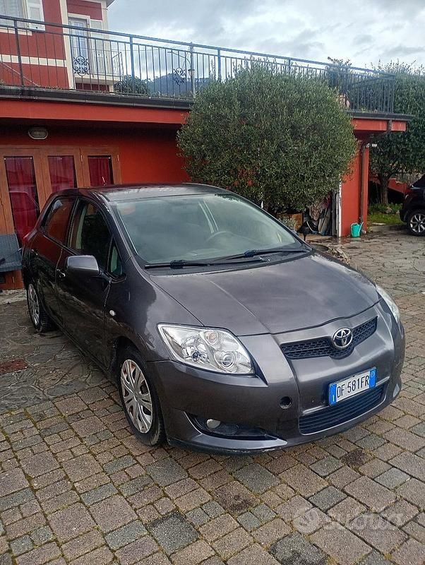 Usata Toyota Auris 90 CV (66 kW) 2007 Grigio Utilitaria