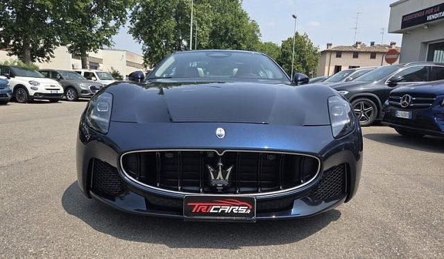 Usata Maserati Granturismo 490 CV (360 kW) 2023 Blu Coupé