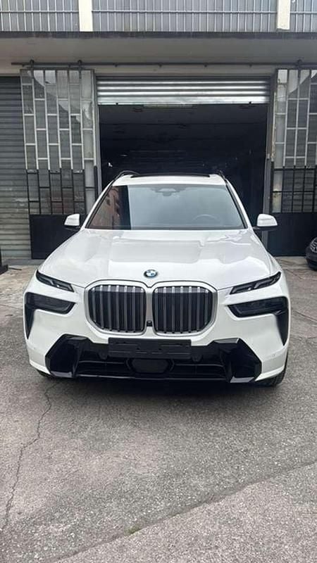 Usata BMW X7 M Sport 340 CV (250 kW) 2024 Bianco SUV