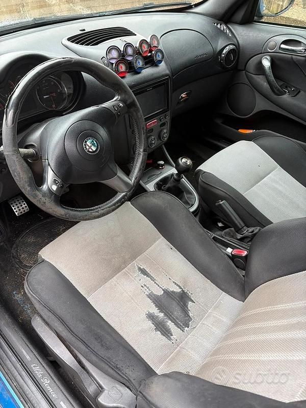 Usata Alfa Romeo 147 120 CV (88 kW) 2007 Blu Utilitaria