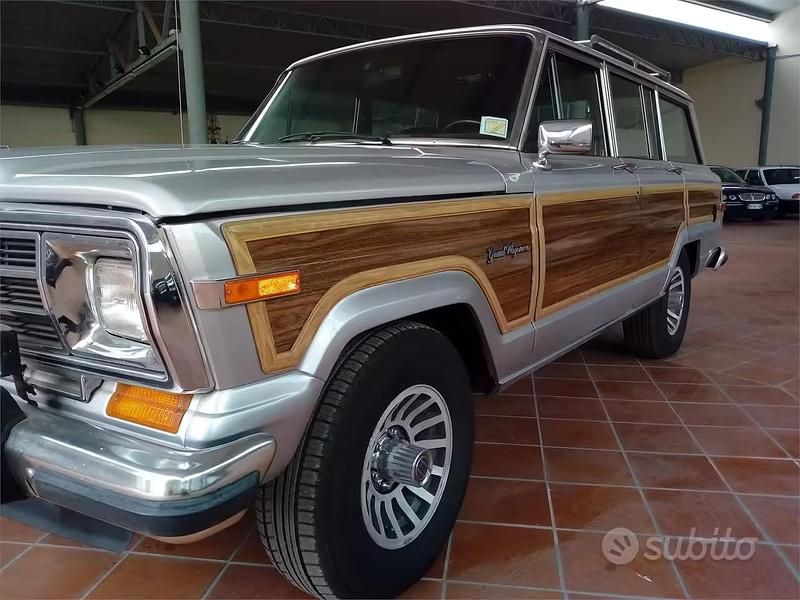 Usata Jeep Wagoneer 165 CV (121 kW) 1988 Grigio SUV