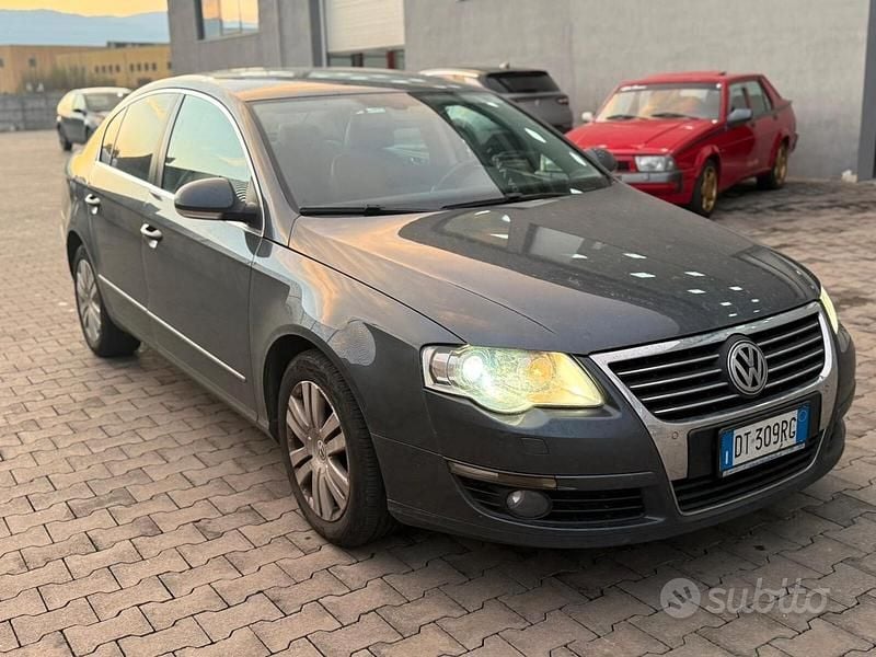 Usata VW Passat Highline 170 CV (125 kW) 2009 Grigio Berlina