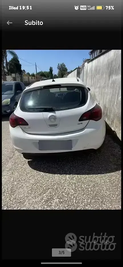 Usata Opel Astra 125 CV (91 kW) 2011 Bianco Berlina
