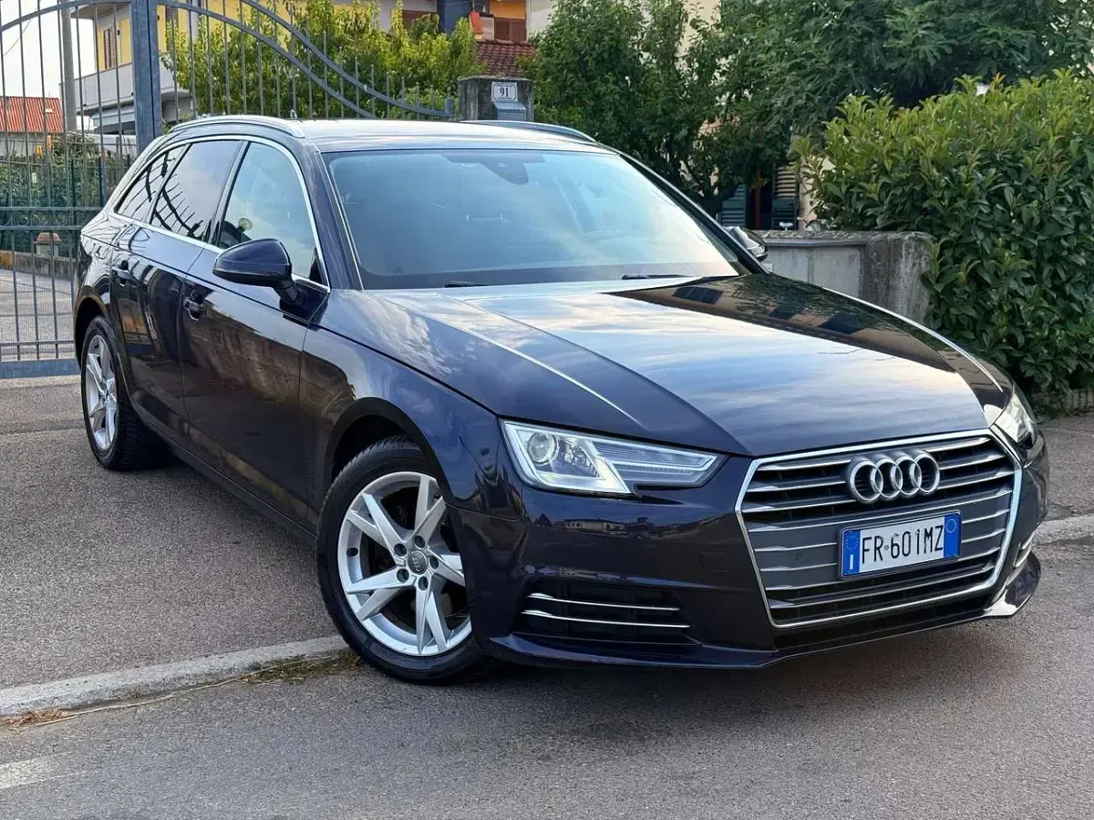 Usata Audi A4 S-Line 122 CV (89 kW) 2018 Blu/azzurro Station wagon