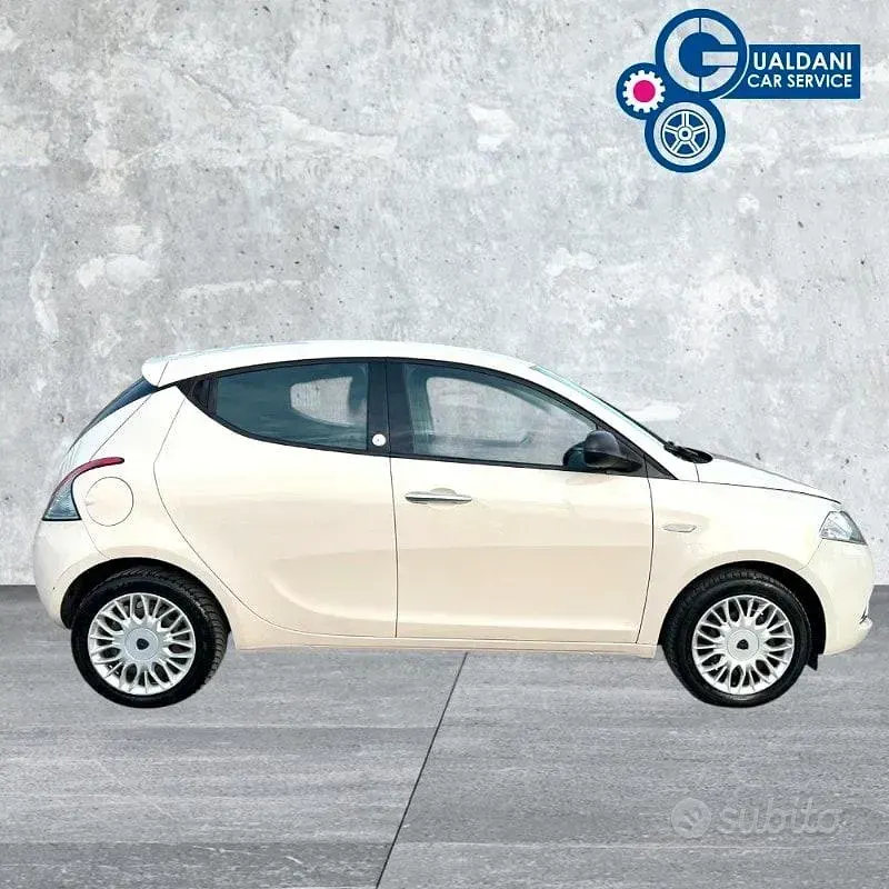 Usata Lancia Ypsilon Gold 69 CV (50 kW) 2016 Utilitaria