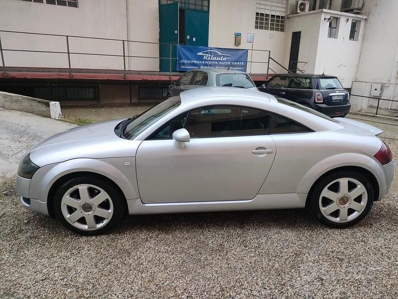 Usata Audi TT 180 CV (132 kW) 2001 Grigio Coupé