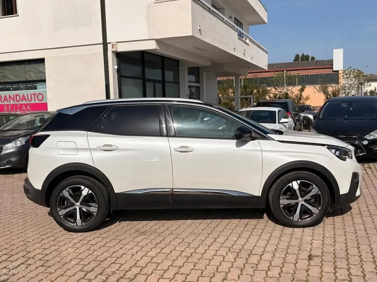 Usata Peugeot 3008 Active 131 CV (96 kW) 2018 Bianco SUV