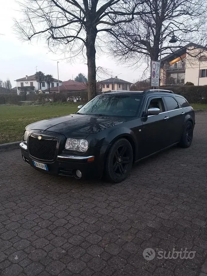 Usata Chrysler 300C Touring 340 CV (250 kW) 2006 Nero Station wagon
