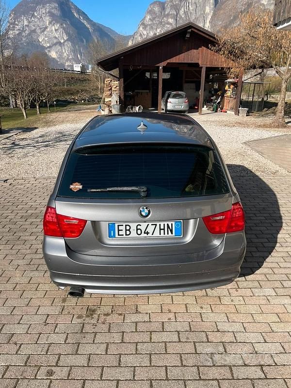 Usata BMW 320 177 CV (130 kW) 2010 Grigio Station wagon