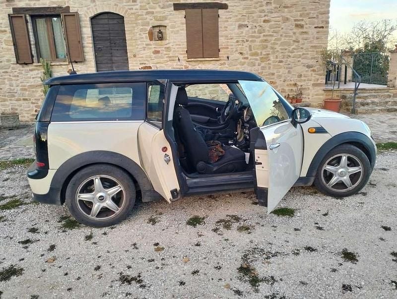 Bianco Usata 2010 Mini Cooper D Clubman Pepper Station wagon | 3000 € (Ottimo prezzo) - Immagine 1/3