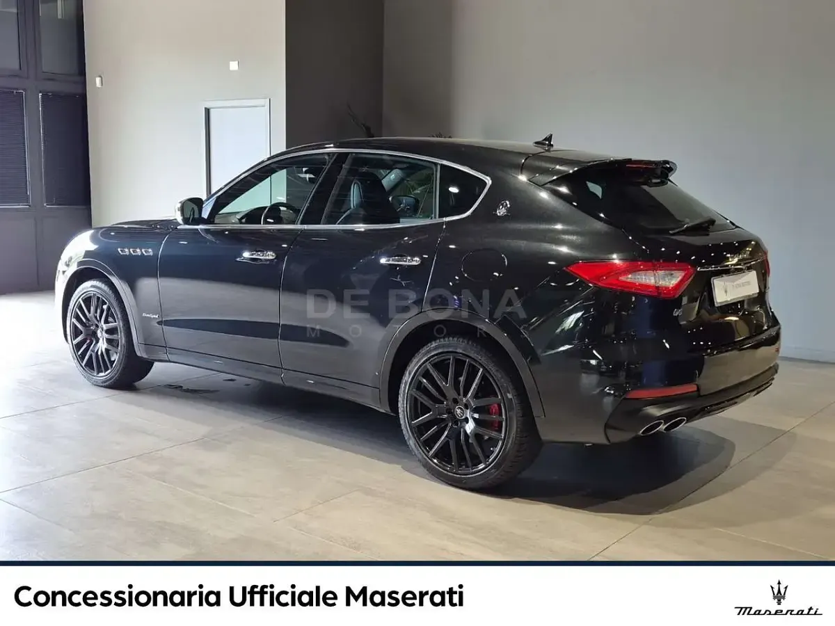 Usata Maserati Levante 275 CV (202 kW) 2019 Nero SUV