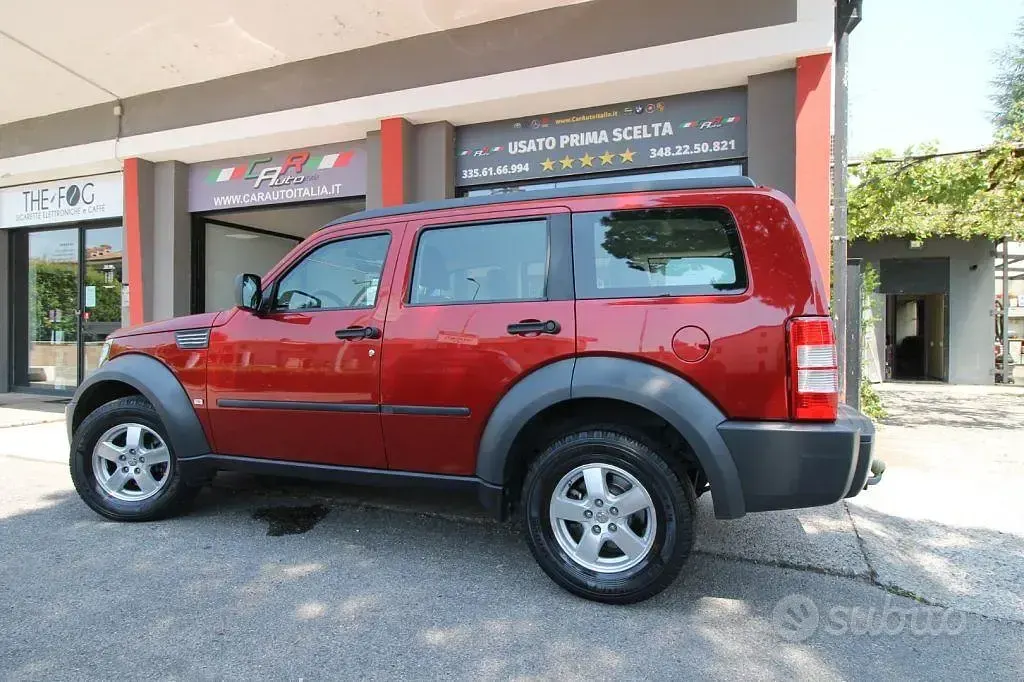 Usata Dodge Nitro 177 CV (130 kW) 2010 Rosso SUV