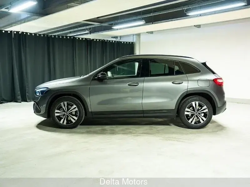 Nuova Mercedes GLA200 150 CV (110 kW) 2026 Nero SUV