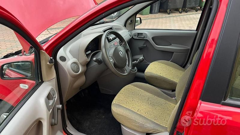 Usata Fiat Panda 54 CV (39 kW) 2004 Rosso Utilitaria