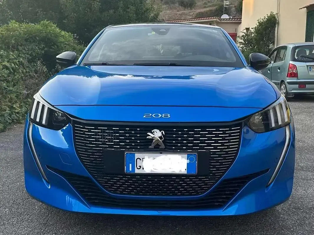 Usata Peugeot 208 GT-line 101 CV (74 kW) 2023 Blu/azzurro Utilitaria