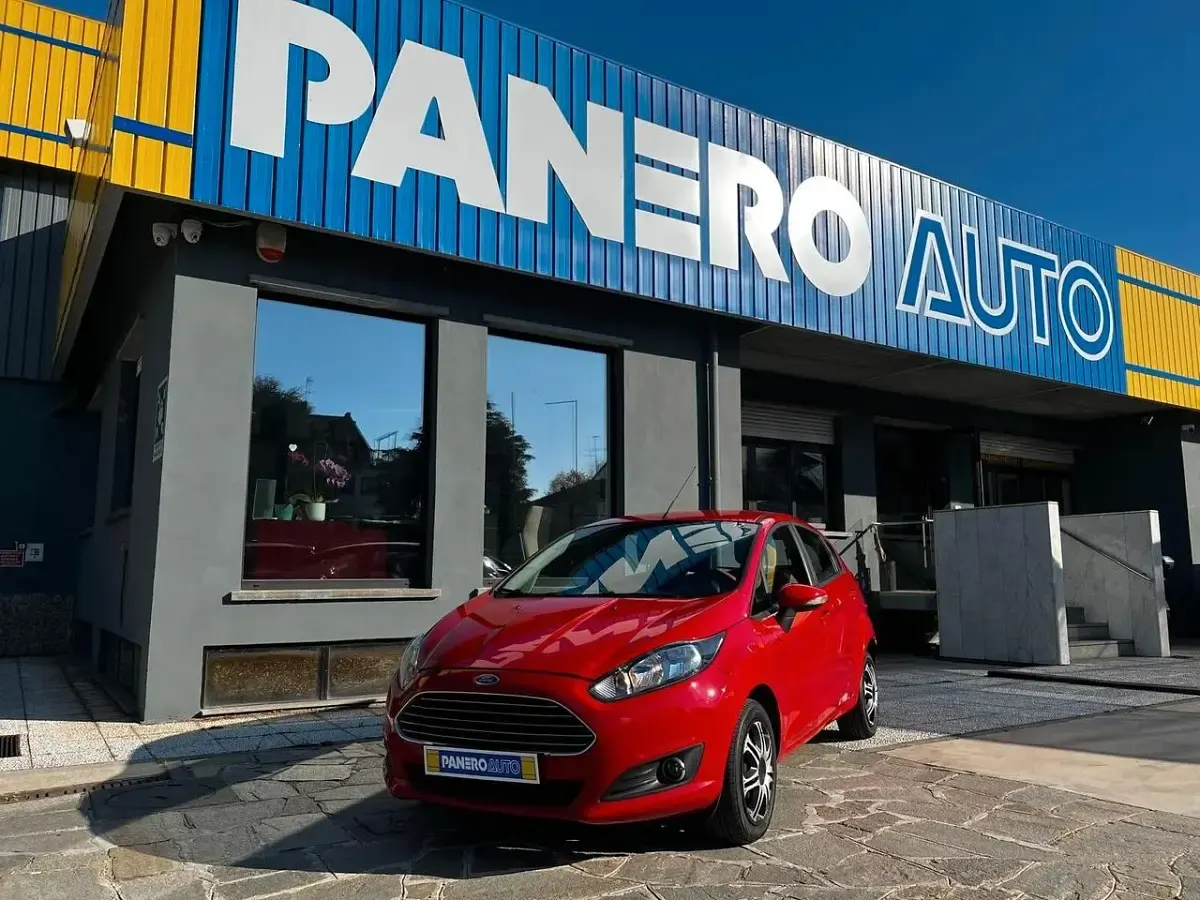 Usata Ford T 95 CV (69 kW) 2017 Rosso Berlina