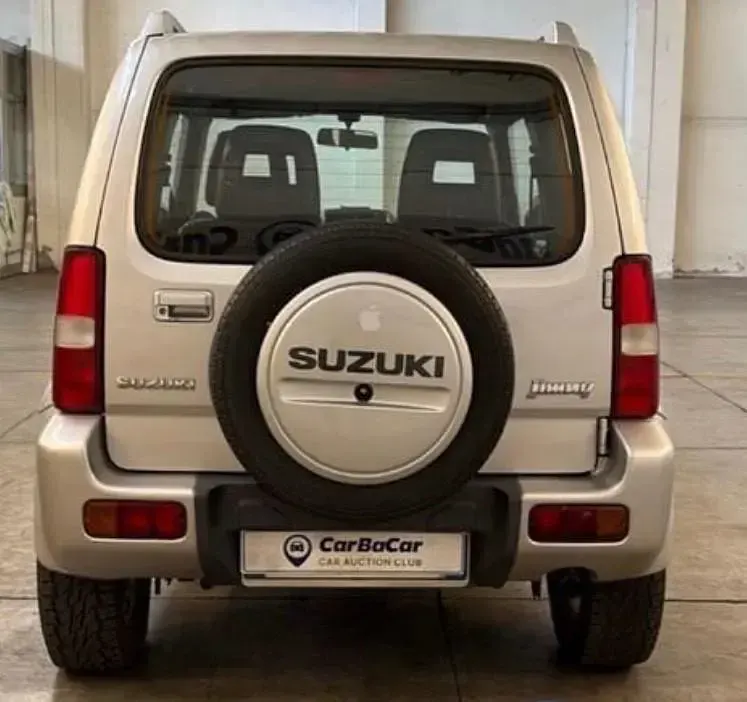 Usata Suzuki Jimny 85 CV (62 kW) 2006 Argento SUV
