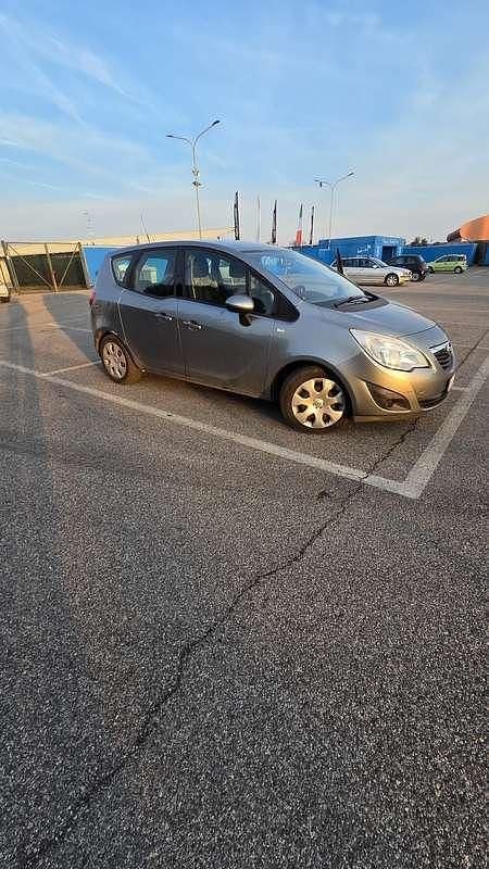 Usata Opel Meriva 131 CV (96 kW) 2012 Monovolume