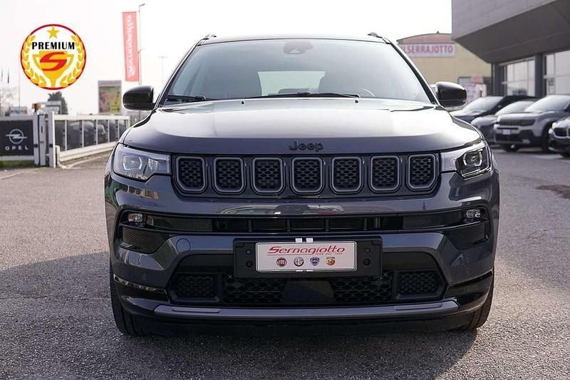 Usata Jeep Compass Summit 131 CV (96 kW) 2025 Grigio moda SUV
