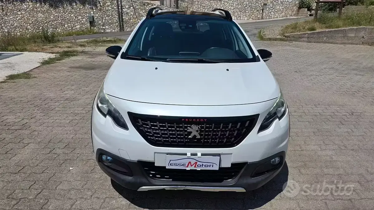 Usata Peugeot 2008 GT-line 110 CV (80 kW) 2016 Bianco SUV