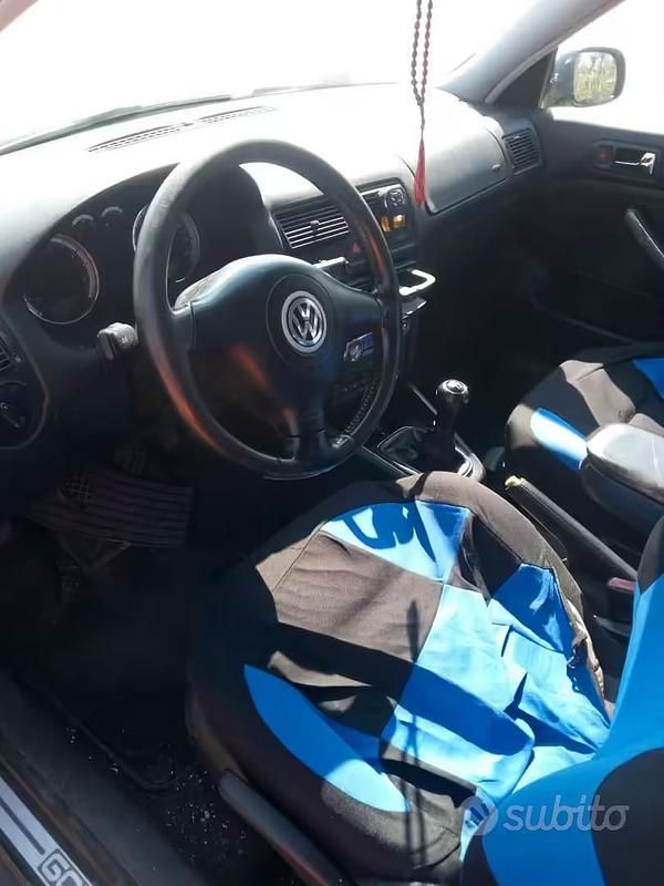 Usata VW Golf IV 130 CV (95 kW) 2002 Berlina