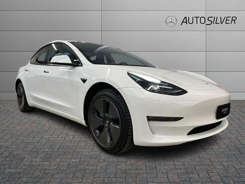 Usata Tesla Model 3 Long Range RWD 88 kW (120 CV) 2023 Bianco / pastello Berlina