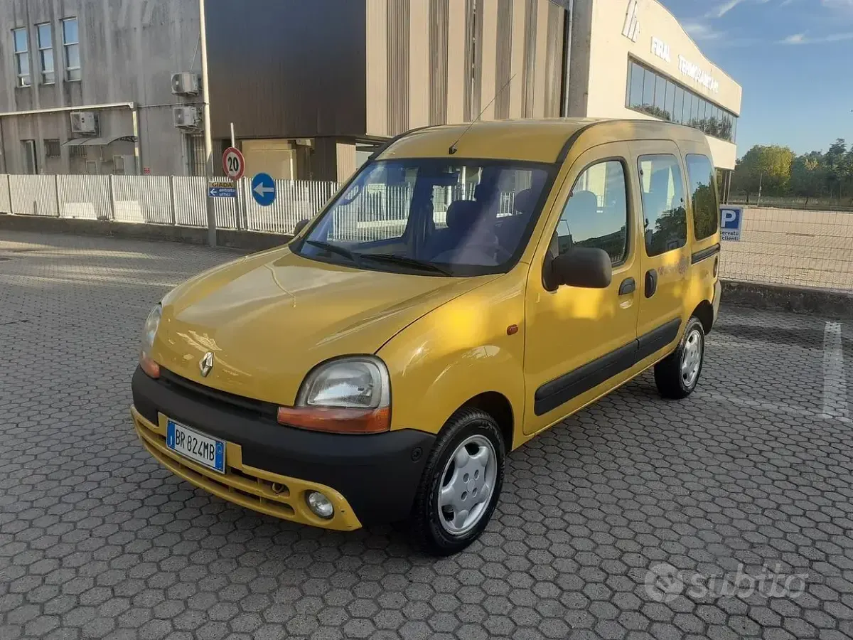 Usata Renault Kangoo 75 CV (55 kW) 2001 Giallo Monovolume