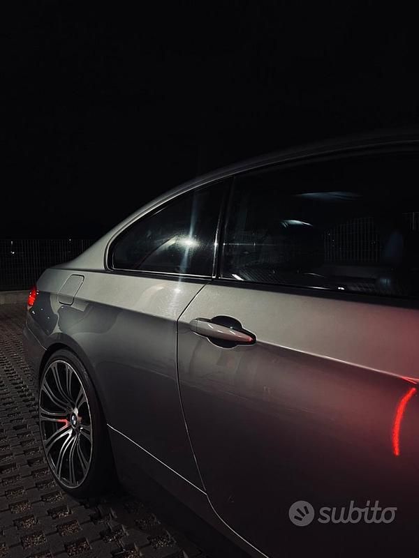 Usata BMW 320 Sport Line 177 CV (130 kW) 2008 Grigio Coupé