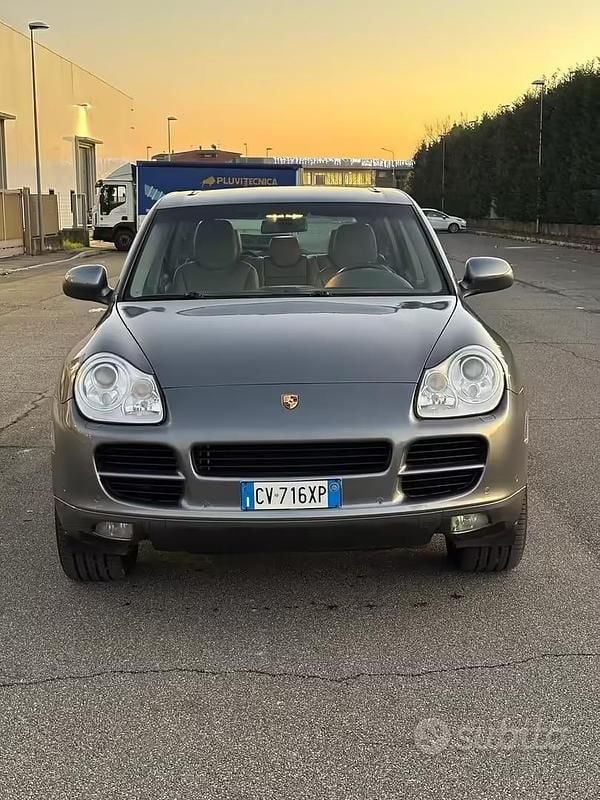 Usata Porsche Cayenne 250 CV (183 kW) 2005 Grigio SUV
