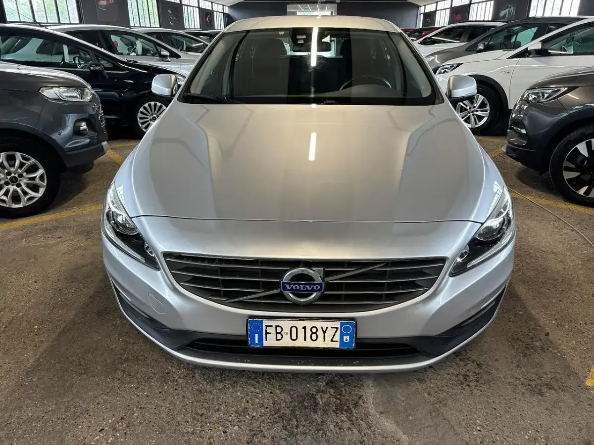 Occasion Volvo V60 Momentum 115 ch (84 kW) 2015 Gris Break