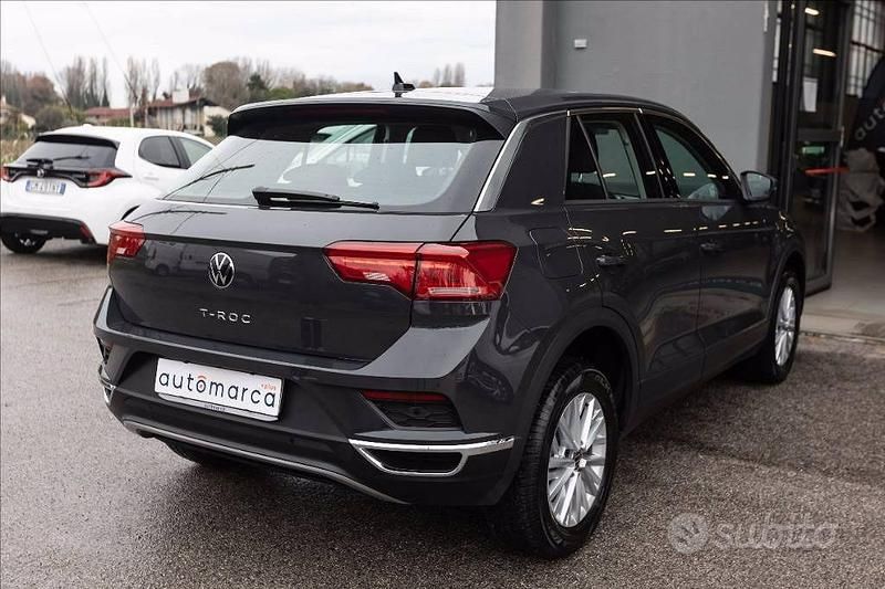 Usata VW T-Roc Style 110 CV (80 kW) 2021 Grigio metallizzato SUV