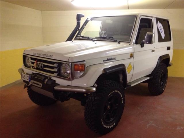 Toyota land cruiser 71