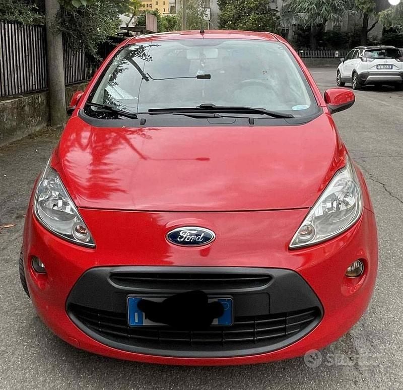 Usata Ford Ka Plus 69 CV (50 kW) 2015 Rosso Utilitaria