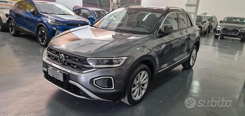 Usata VW T-Roc Style 110 CV (80 kW) 2022 Grigio SUV