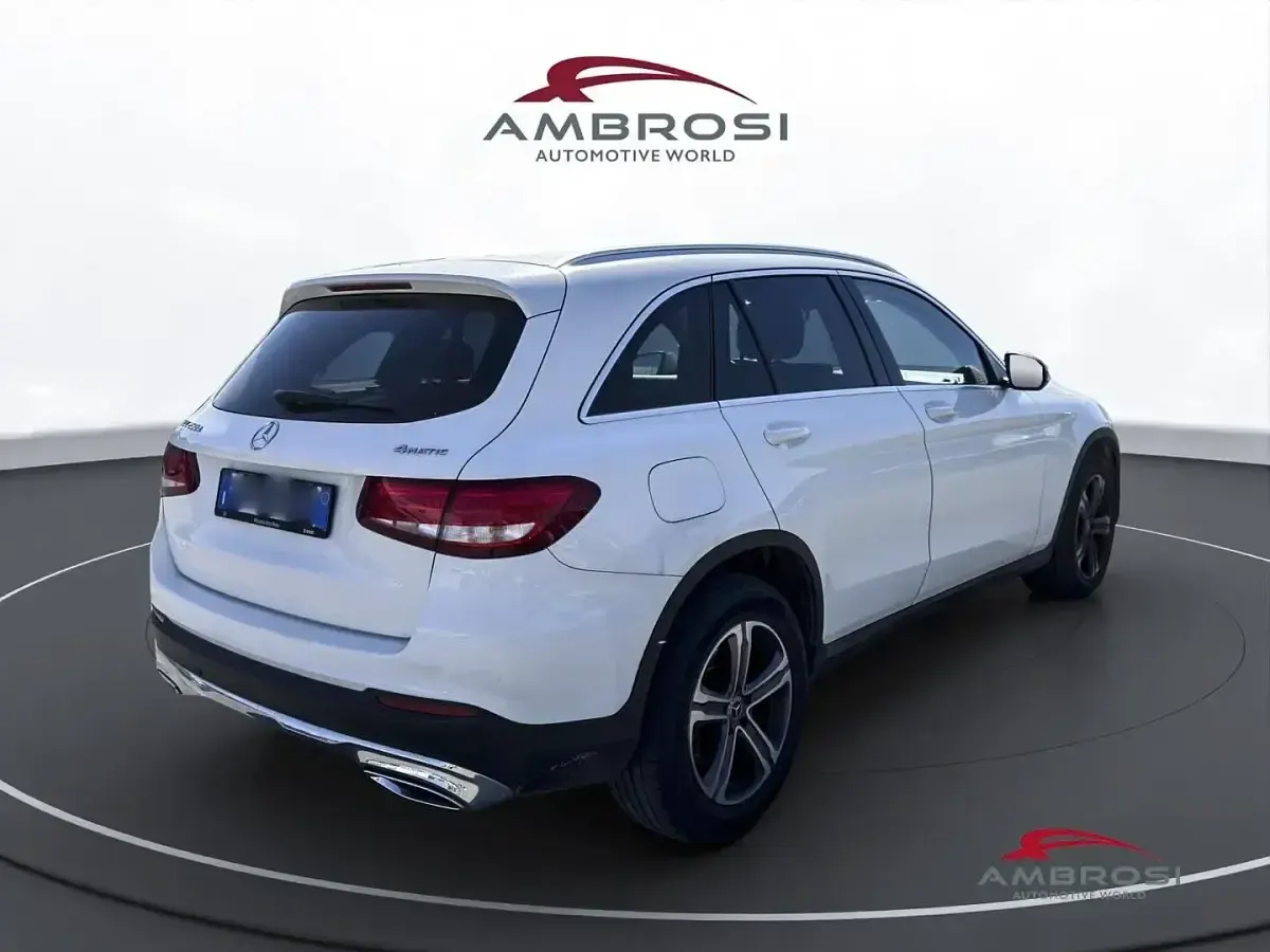 Gebraucht Mercedes GLC250 Business 204 PS (150 kW) 2019 Weiß SUV