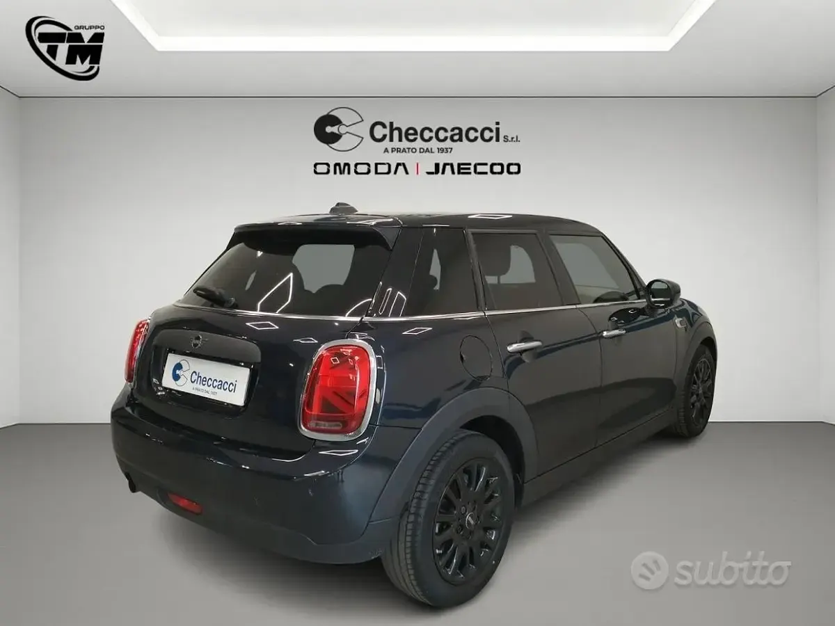 Usata Mini ONE 102 CV (75 kW) 2020 Nero Utilitaria