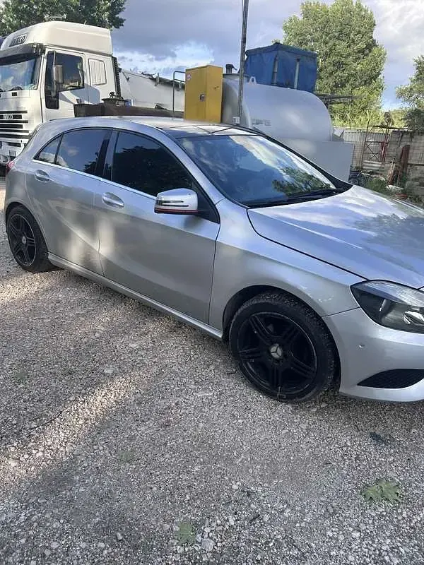 Usata Mercedes A180 109 CV (80 kW) 2012 Utilitaria