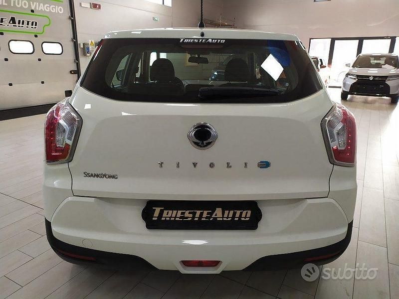 Usata SsangYong Tivoli 116 CV (85 kW) 2016 Bianco SUV